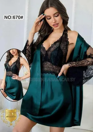 Photo - Robe Et Ensemble De Nuit