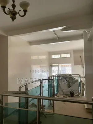 6chbre Appartement dans Tàwfekh, Dakar Plateau à Vendre