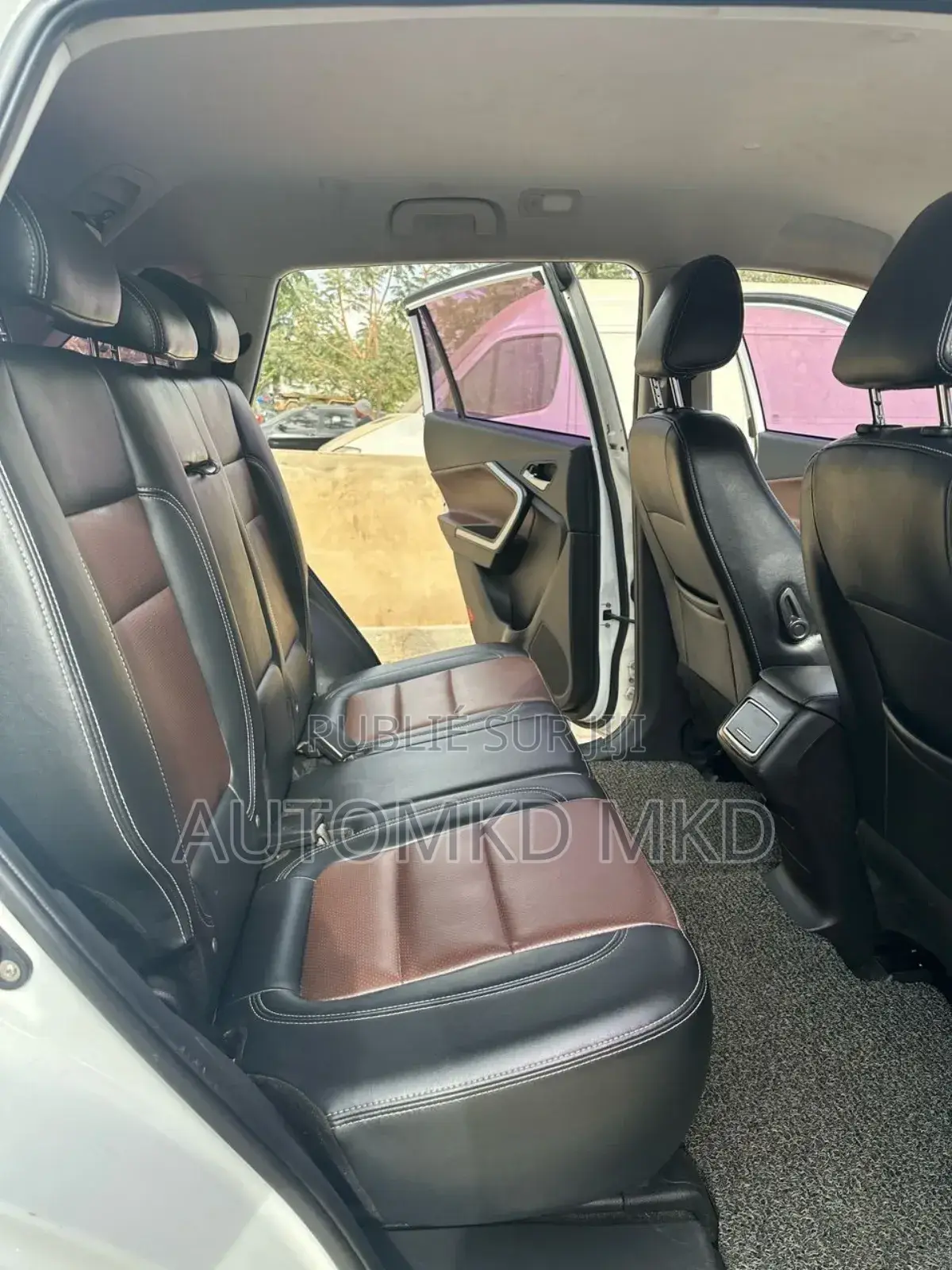 Car 2018 Blanc