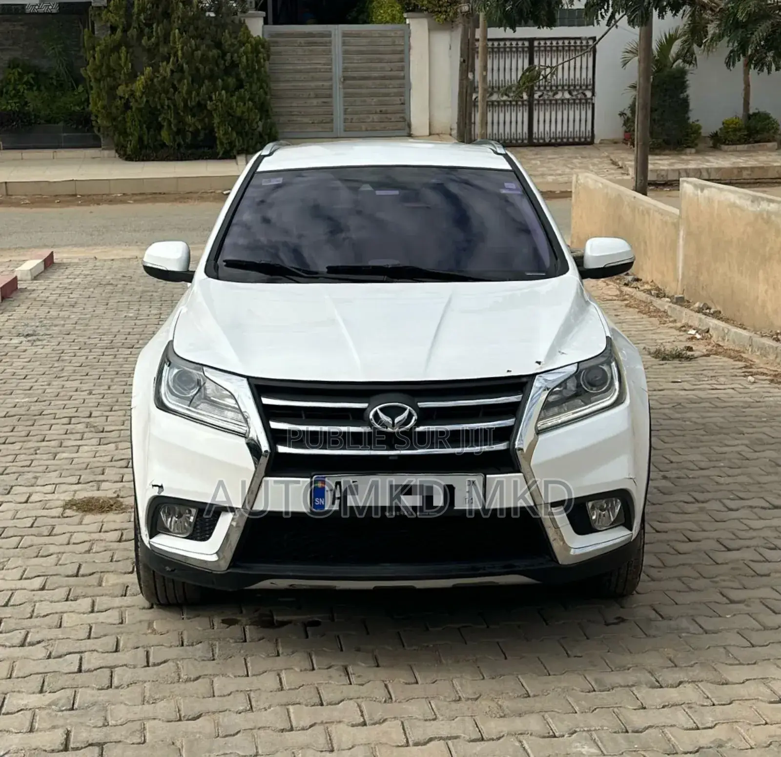 Car 2018 Blanc