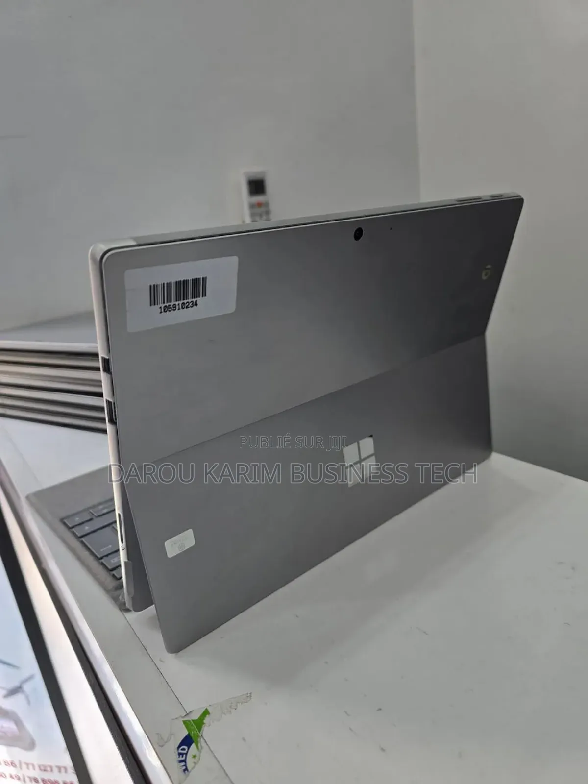 New Microsoft Surface Pro 5 8GB Intel Core I5 SSD 256GB