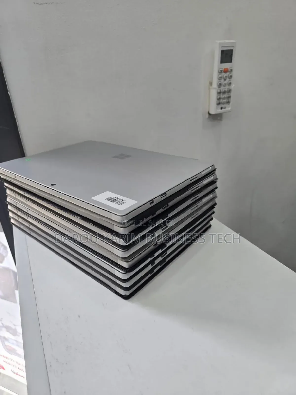 New Microsoft Surface Pro 5 8GB Intel Core I5 SSD 256GB