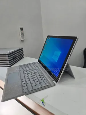 New Microsoft Surface Pro 5 8GB Intel Core I5 SSD 256GB