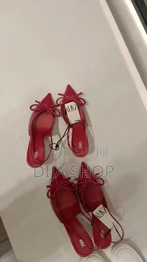 Chaussure Disponible Chaussure Chic Élégante