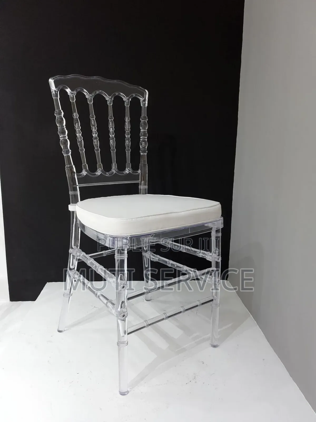 Chaise en Cristal Original À Vendre