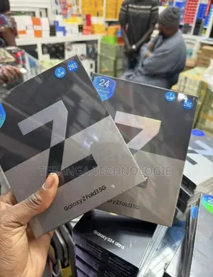 Photo - New Samsung Galaxy Z Fold 3 256 GB Gris