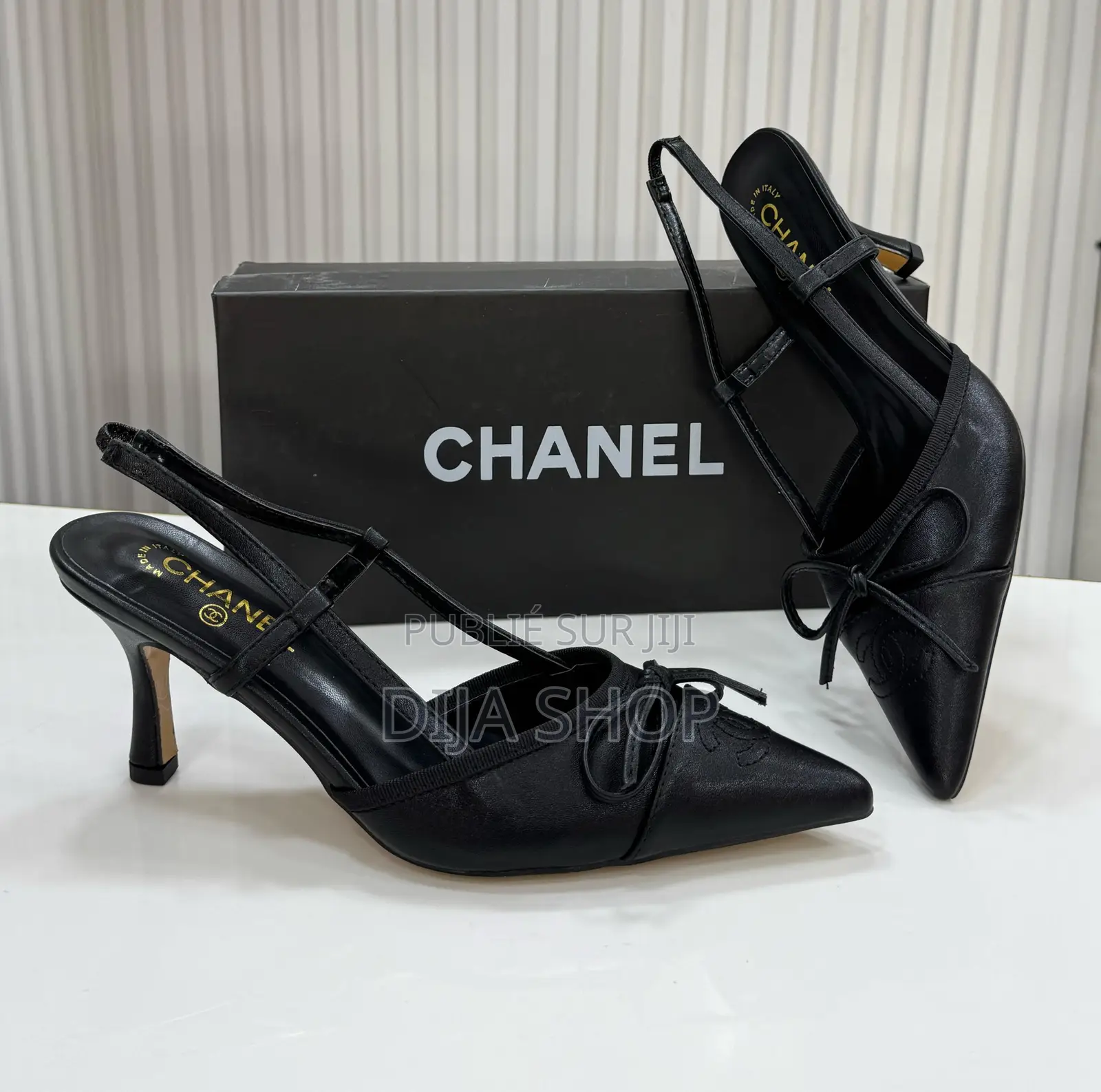 Chaussure Femme. Élégance Intemporelle Avec Chanel