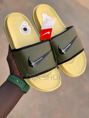 Photo - Sandales Nike Disponible Pointure ,40,41,42,43,44,45,