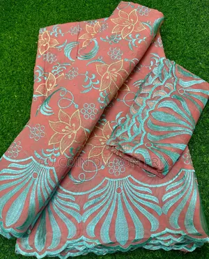 Photo - Brodée Manica +Foulard