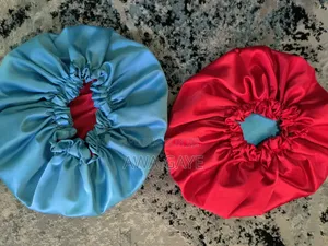 Bonnet en Satin Double Face