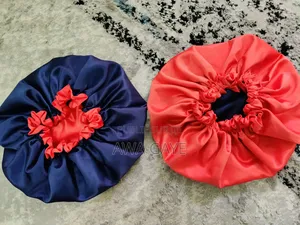 Bonnet en Satin Double Face