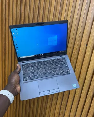 Photo - Ordinateur Portable Dell Latitude 5300 16GB Intel Core I5 SSD 256GB