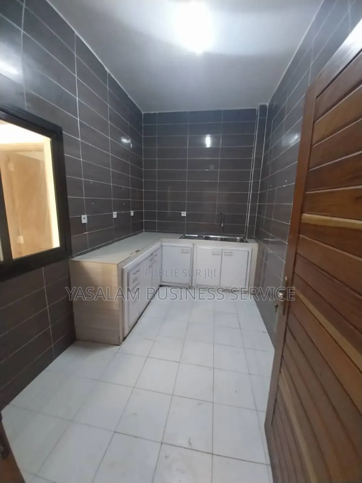 3chbre Appartement dans Yasalam Busines, Almadies à Vendre