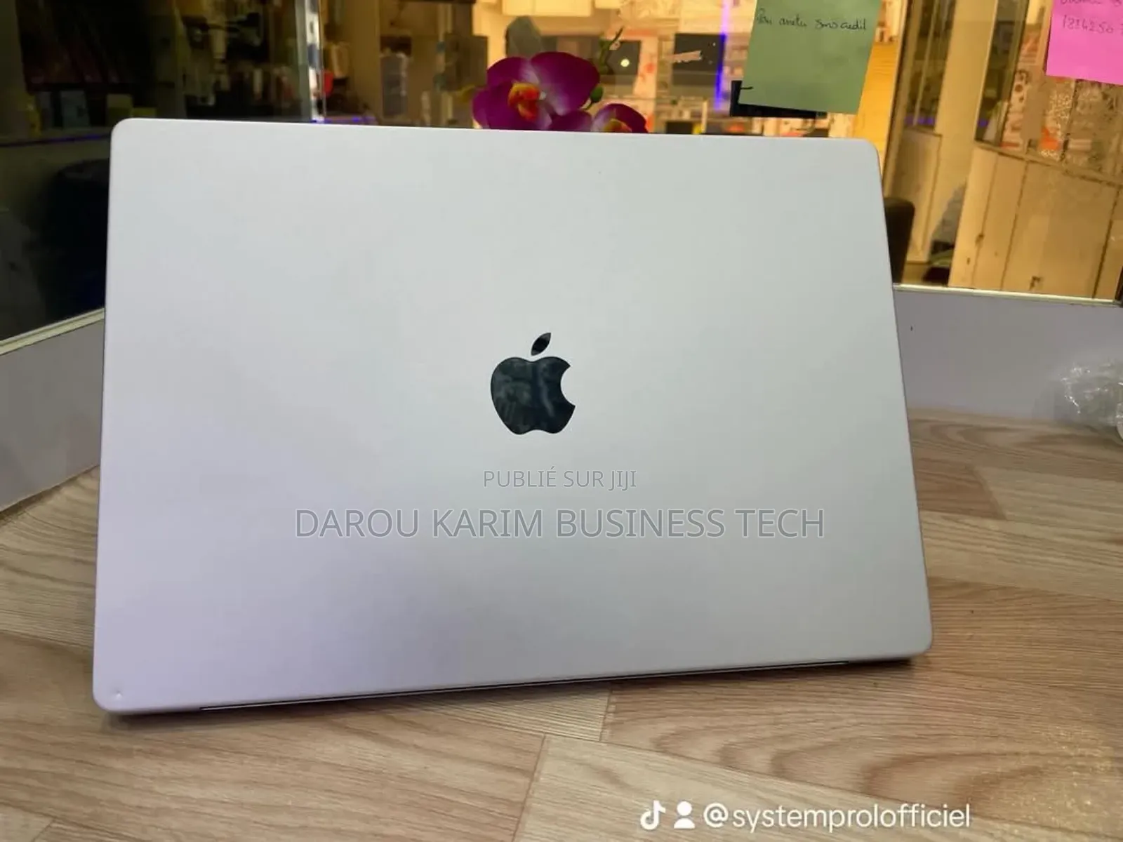 Neuf Apple MacBook Pro 2023 M2 Pro 14-Inch 16GB Apple M2 SSD 512GB