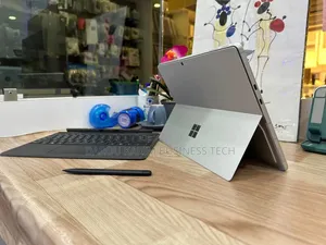 New Microsoft Surface Pro 9 16GB Intel Core I7 SSD 512GB
