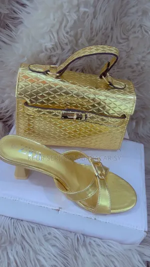 Ensemble Femmes Et Chaussures