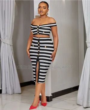 Ensemble Femmes Avec Bouton