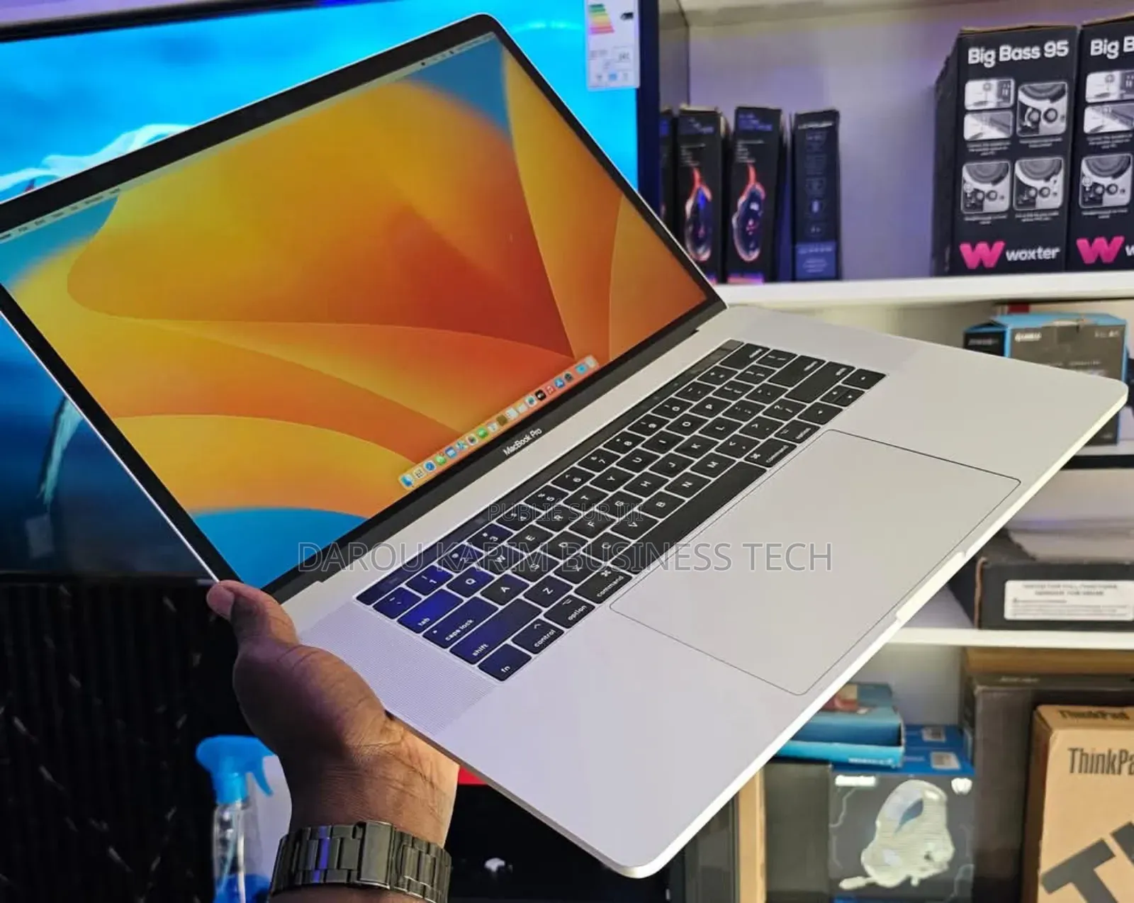 New Apple MacBook Pro 2019 16GB Intel Core I7 SSD 1T