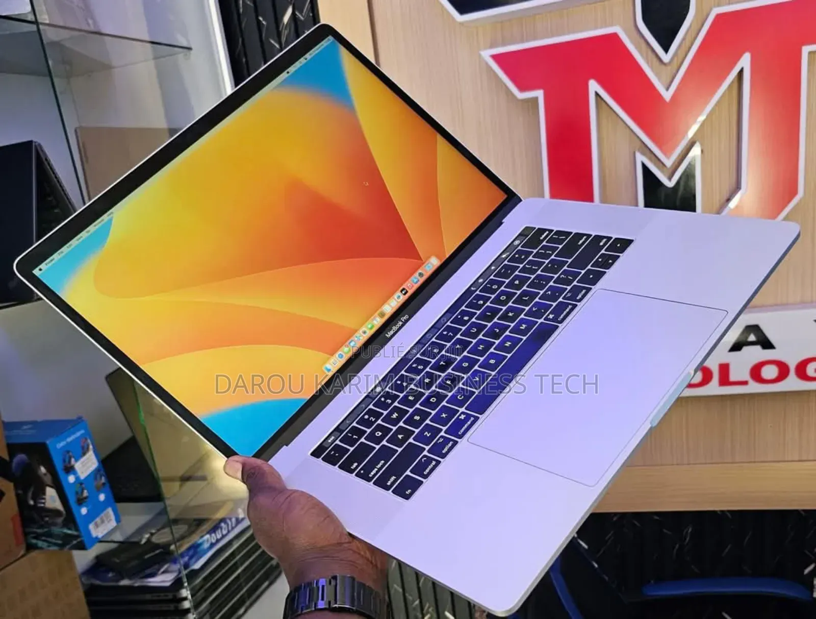 New Apple MacBook Pro 2019 16GB Intel Core I7 SSD 1T