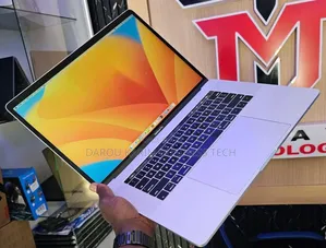 New Apple MacBook Pro 2019 16GB Intel Core I7 SSD 1T