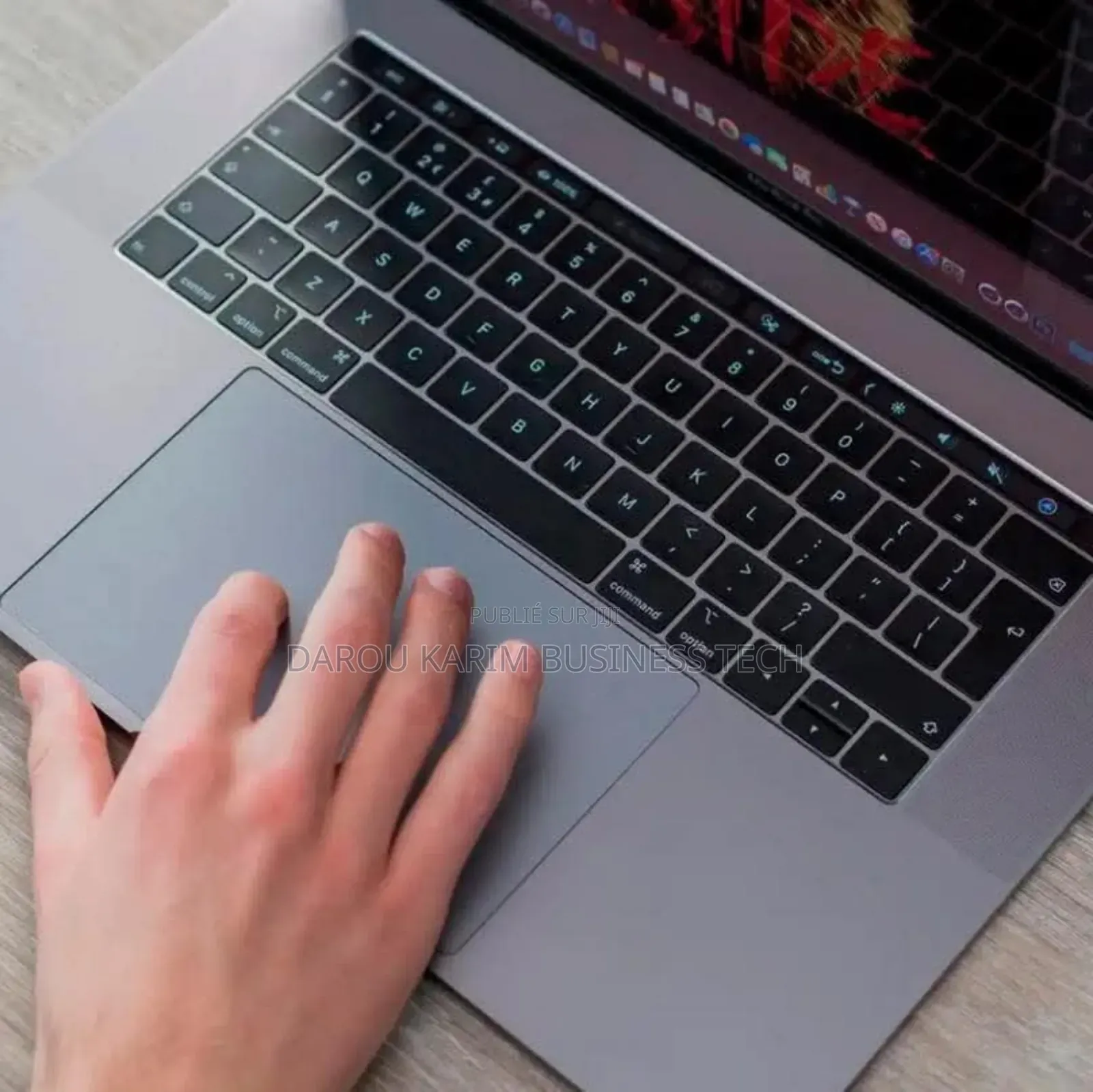 New Apple MacBook Pro 2017 16GB Intel Core I7 SSD 512GB