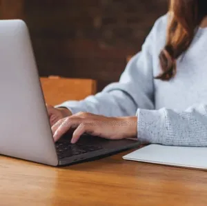 New Apple MacBook Pro 2017 16GB Intel Core I7 SSD 512GB