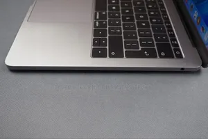 Ordinateur Portable Apple MacBook Pro 2017 8GB Intel Core I5 SSD 256GB