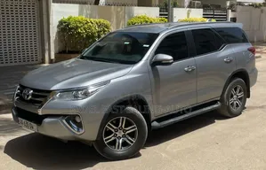 Toyota Fortuner 2017 Gris
