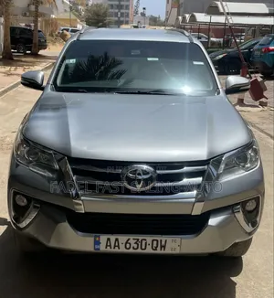Toyota Fortuner 2017 Gris