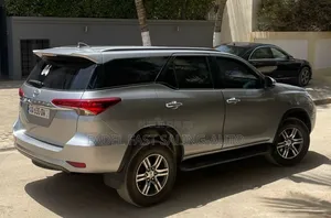 Toyota Fortuner 2017 Gris