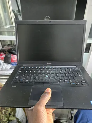 Photo - Ordinateur Portable Dell Latitude 14 7480 8GB Intel Core I5 SSD 256GB