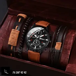 Montre Avec Bracelets en Cuire