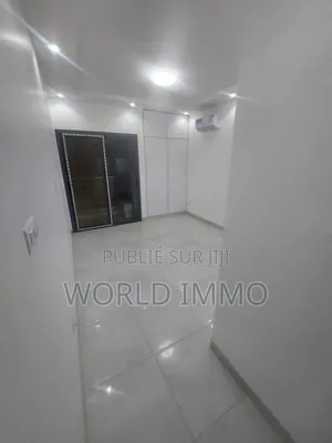 3chbre Appartement dans Repo, Ouakam à Louer