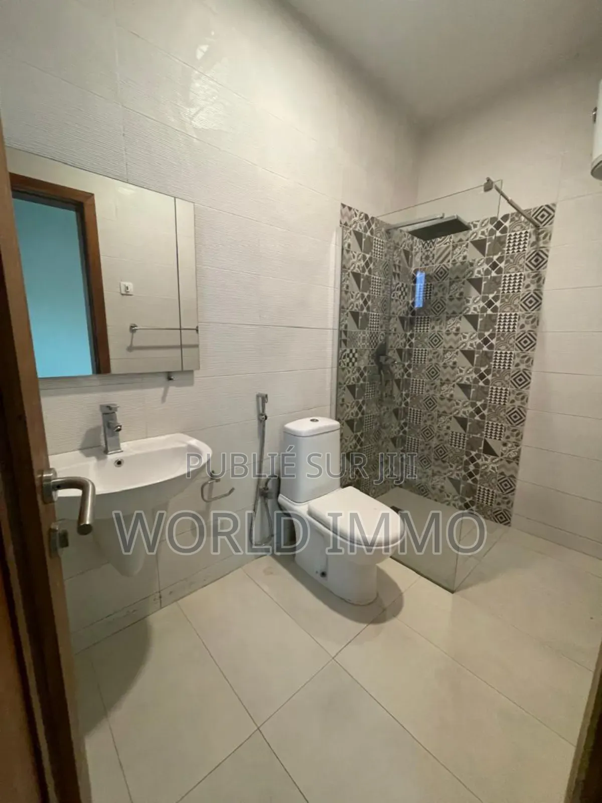 3chbre Appartement dans Lieu, Mermoz Sacré-Cœur à Louer