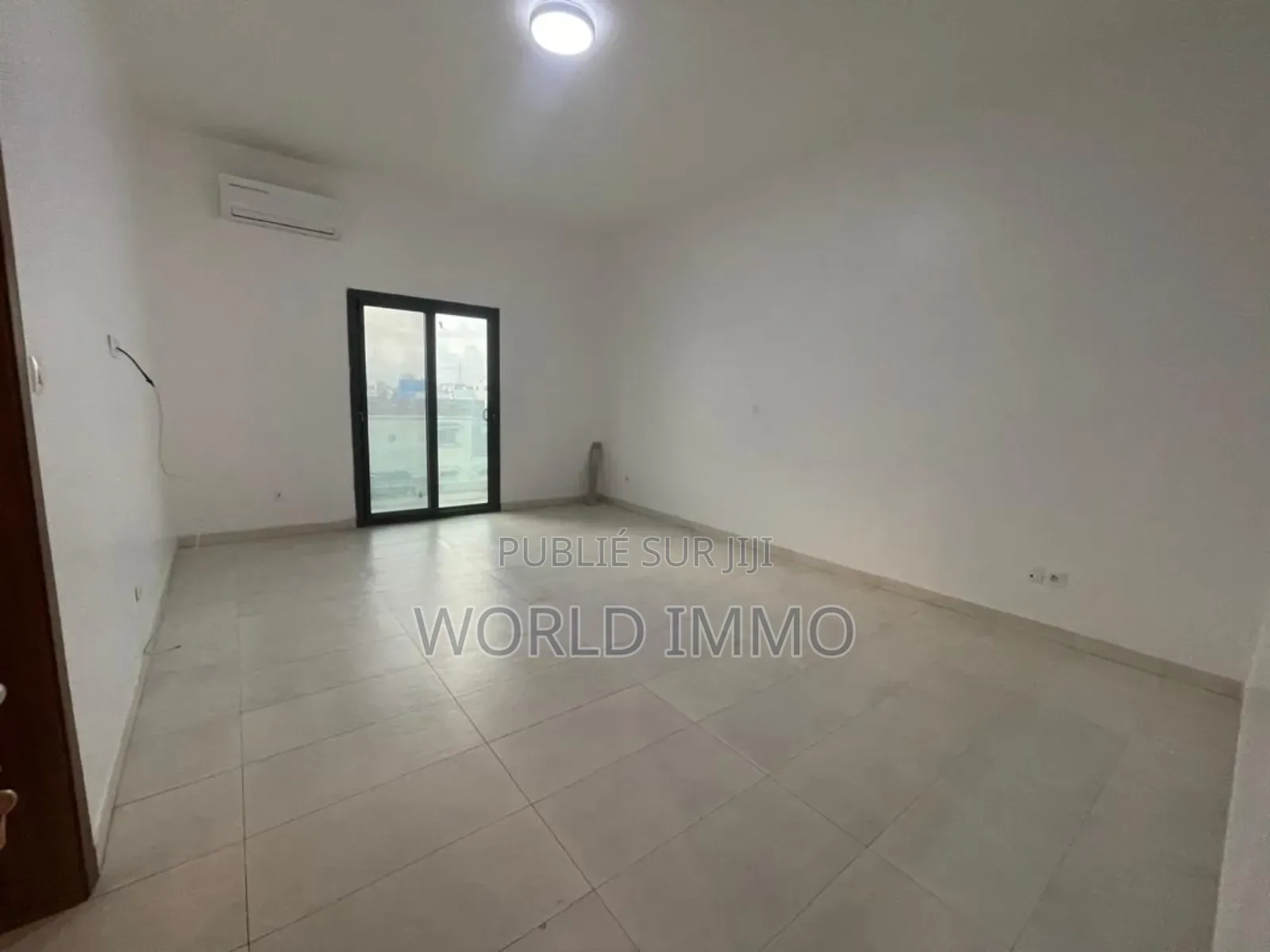 3chbre Appartement dans Lieu, Mermoz Sacré-Cœur à Louer