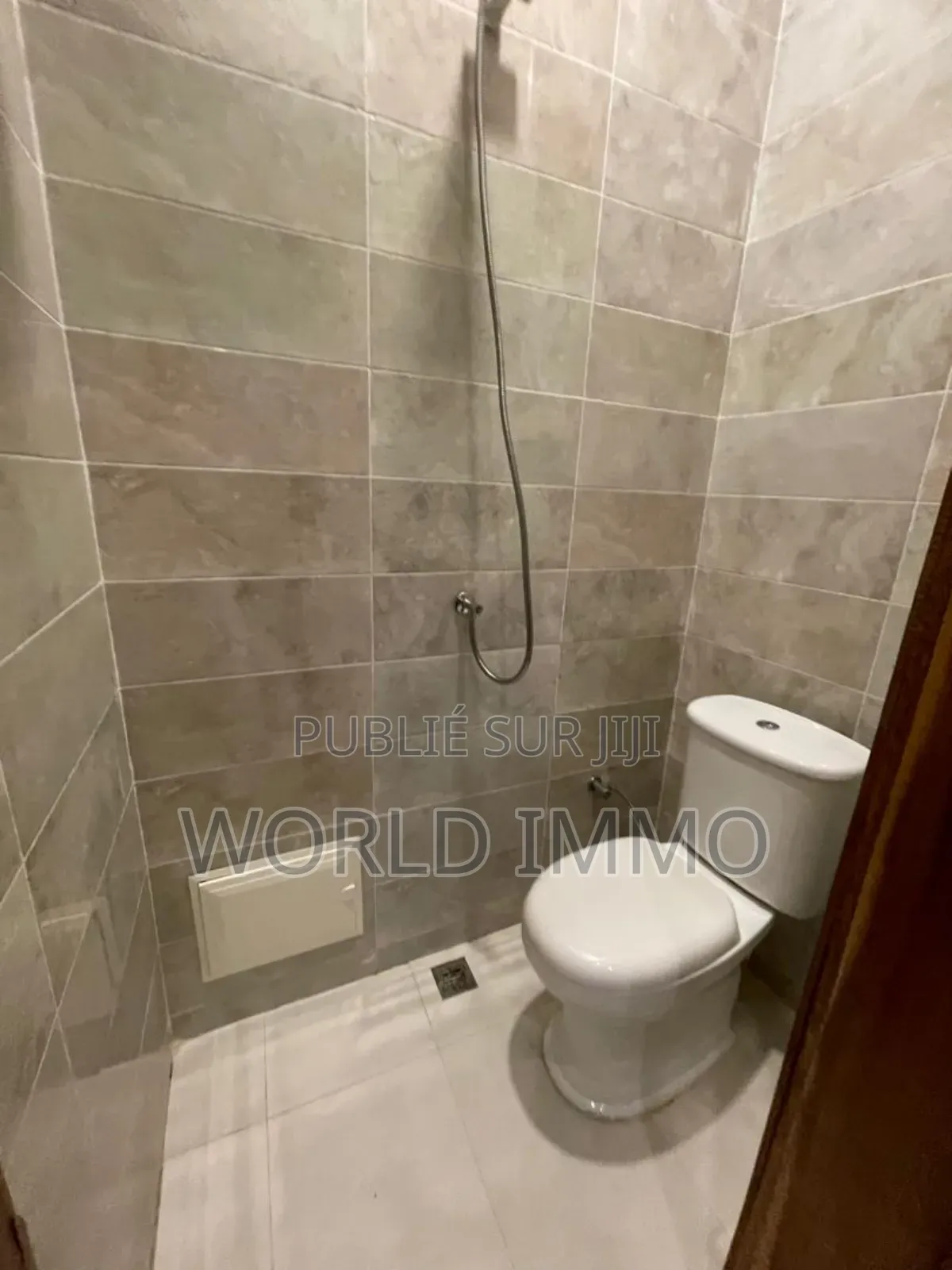 3chbre Appartement dans Lieu, Mermoz Sacré-Cœur à Louer