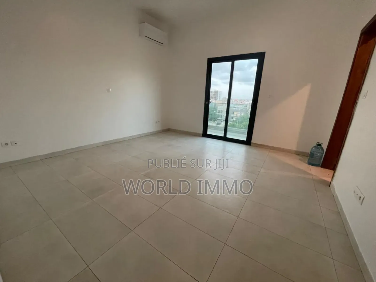 3chbre Appartement dans Lieu, Mermoz Sacré-Cœur à Louer