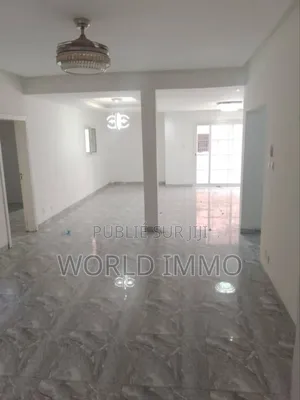 3chbre Appartement dans Zoula, Ouakam à Louer