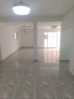 3chbre Appartement dans Zoula, Ouakam à Louer