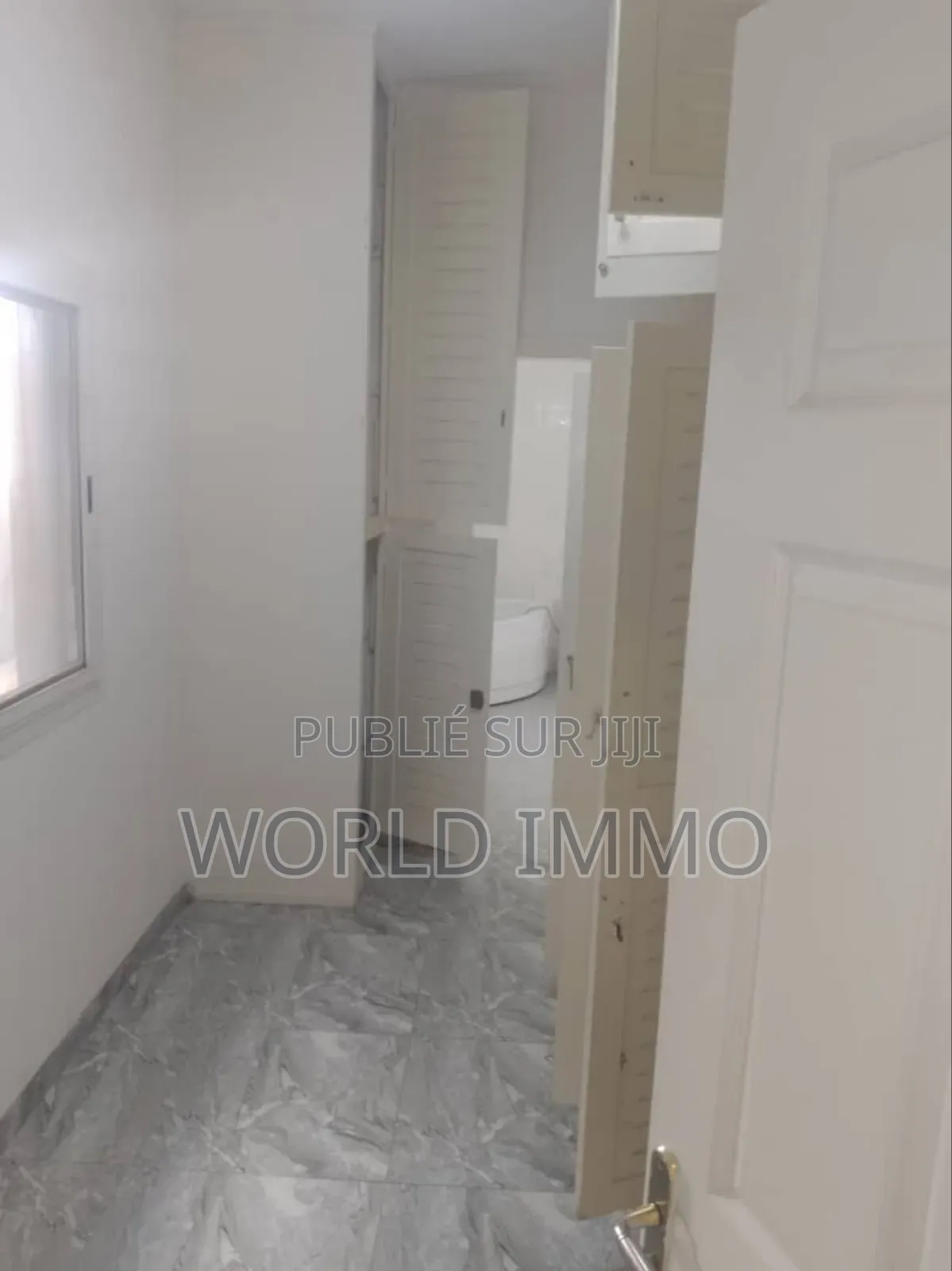 3chbre Appartement dans Zoula, Ouakam à Louer