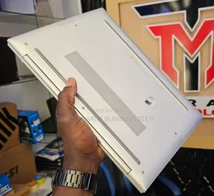 New HP EliteBook 840 10 16GB Intel Core I5 SSD 512GB