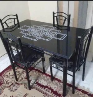 Photo - Table Salle a Manger 4 Chaise