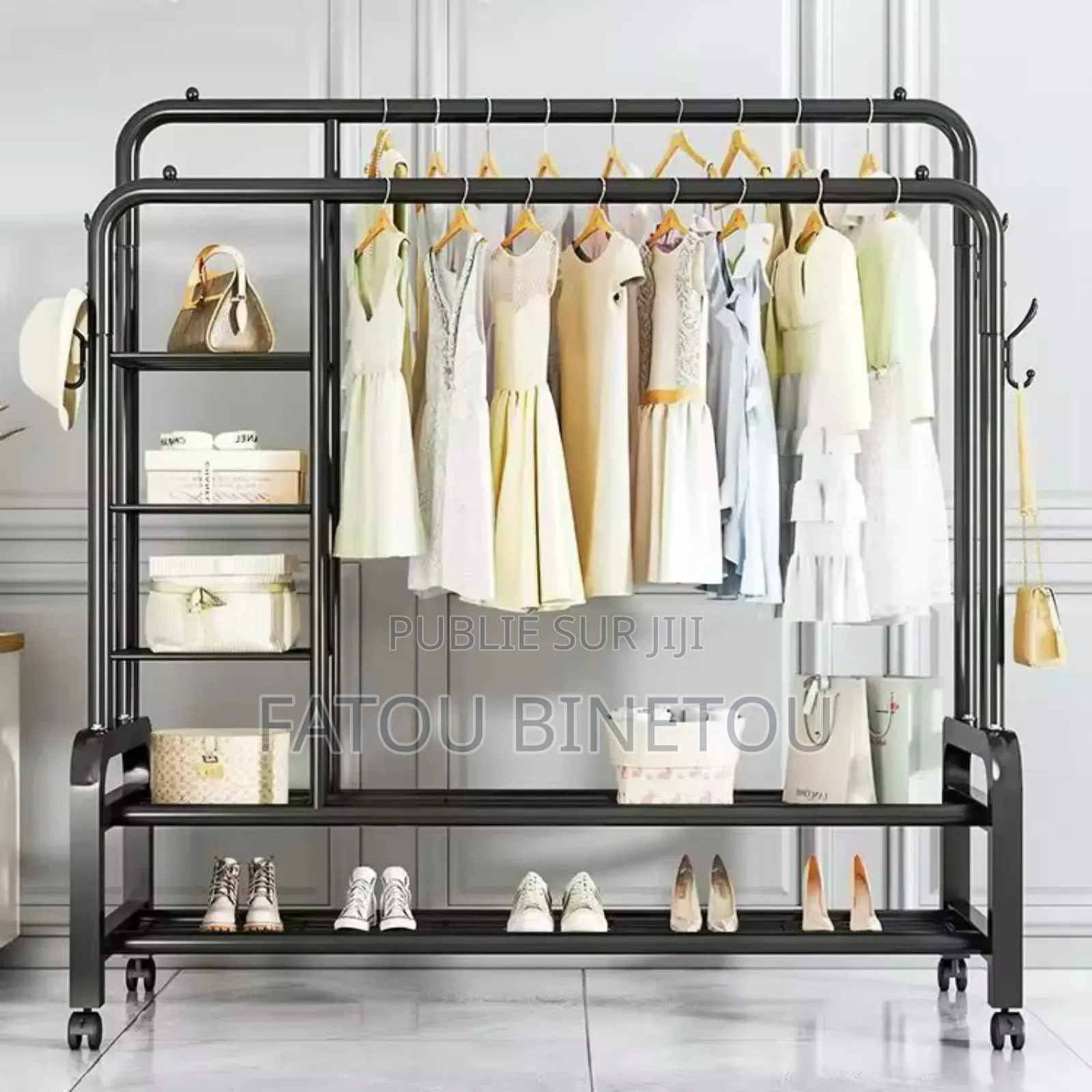 Penderie Habituellement Et Accessoires