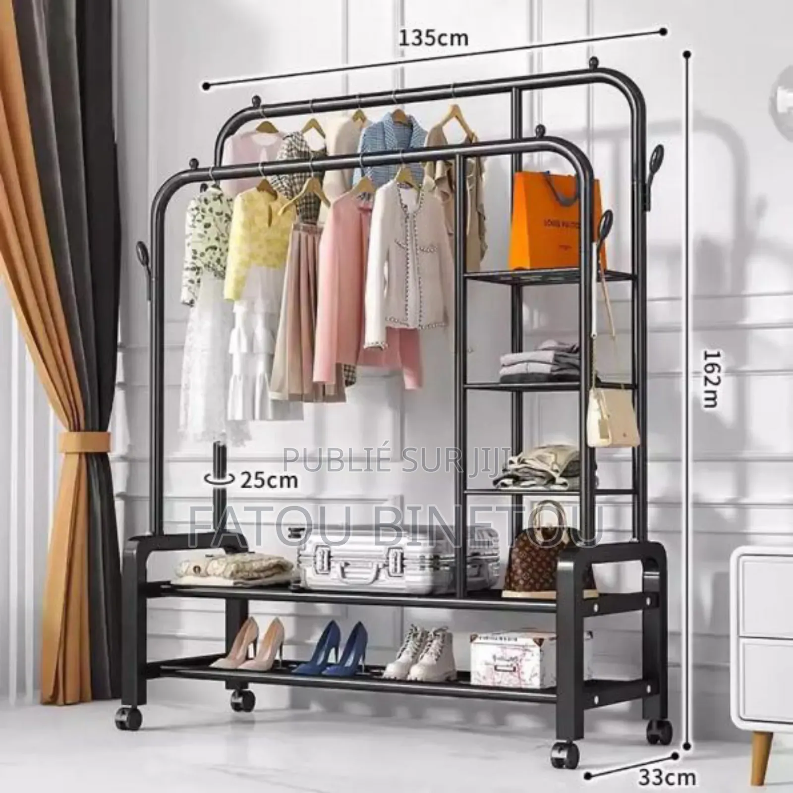 Penderie Habituellement Et Accessoires