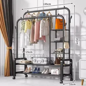 Penderie Habituellement Et Accessoires