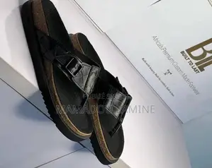 Sandales Orthopédiques Très Rigides Avec Un Jolie Design