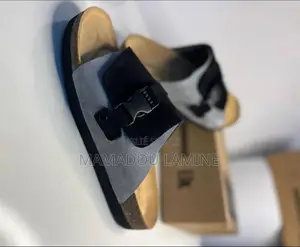 Sandales Orthopédiques Très Rigides Aves Un Joli Design