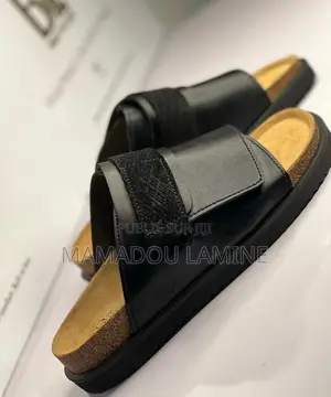 Photo - "Prenez Soin De Vos Pieds Avec Nos Sandales Orthopédiques