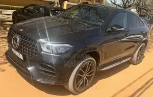Photo - Mercedes-Benz GLE-Class GLE 350 2022 Noir