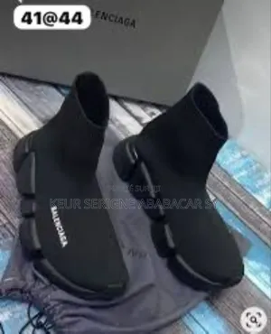 Photo - *Balanciaga Montante*
